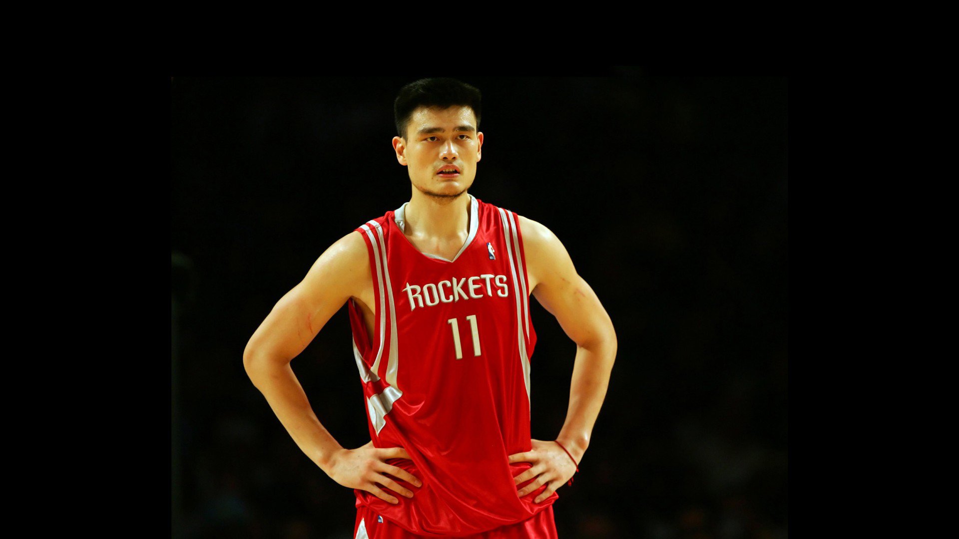 足球巨星维尼修斯跨界点评CBA，体育圈掀起狂欢与争议热潮
